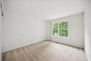 992 Enfield Dr, Northbrook, IL 60062 - Photo 16