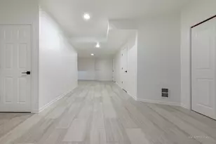901 S Racine Ave, Chicago, IL 60607 - Photo 38