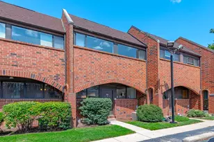 901 S Racine Ave, Chicago, IL 60607 - Photo 2