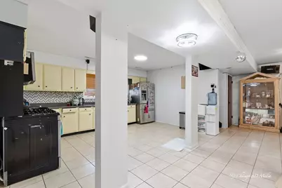 2627 Dana Avenue, Waukegan, IL 60087 - Photo 12