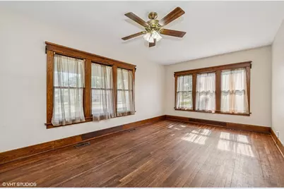 306 E Diggins Street, Harvard, IL 60033 - Photo 6