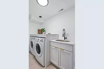 433 E 46th Place, Chicago, IL 60653 - Photo 24