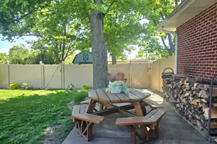 330 W 2nd S St, Chebanse, IL 60922 - Photo 8