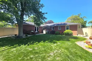 330 W 2nd S St, Chebanse, IL 60922 - Photo 6