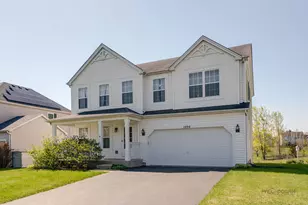 1094 Holly Dr, Antioch, IL 60002 - Photo 2