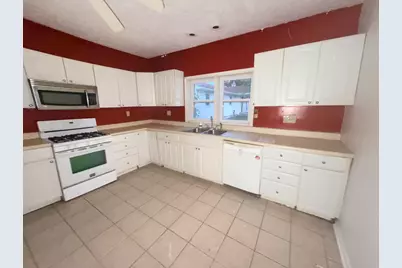 208 W Oak Street, Carrier Mills, IL 62917 - Photo 4