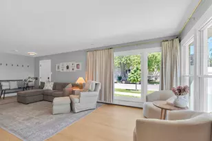 9858 S Springfield Ave, Evergreen Park, IL 60805 - Photo 6