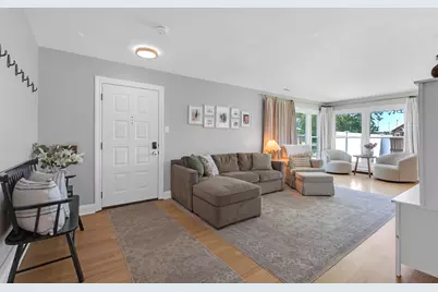 9858 S Springfield Avenue, Evergreen Park, IL 60805 - Photo 2