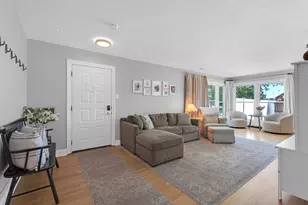 9858 S Springfield Ave, Evergreen Park, IL 60805 - Photo 2