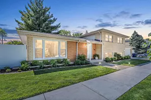 9858 S Springfield Ave, Evergreen Park, IL 60805 - Photo 1