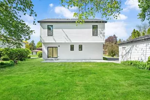 751 Sunnyside Rd, Roselle, IL 60172 - Photo 2