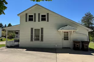 606 E Silk St, Mount Carroll, IL 61053 - Photo 4