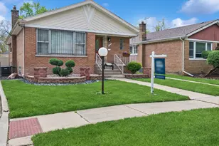 256 Calumet Blvd, Harvey, IL 60426 - Photo 1