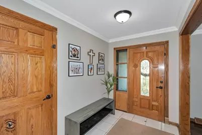 825 Walnut Drive, Darien, IL 60561 - Photo 4