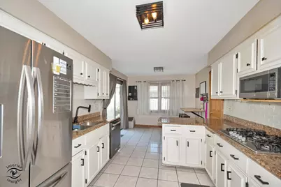 825 Walnut Drive, Darien, IL 60561 - Photo 10
