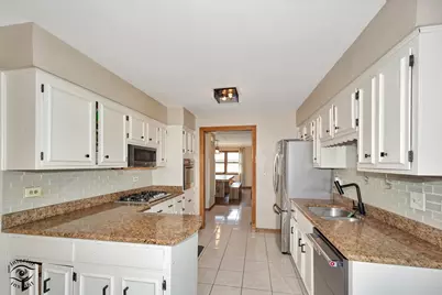 825 Walnut Drive, Darien, IL 60561 - Photo 8