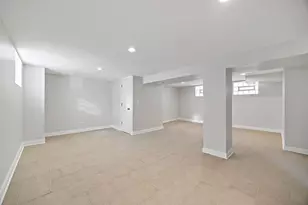 8115 S Troy St, Chicago, IL 60652 - Photo 12