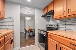 3240 N Manor Dr, Lansing, IL 60438 - Photo 8