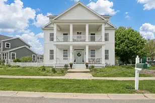 860 Blazing Star Rd, Grayslake, IL 60030 - Photo 1