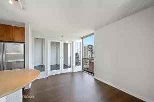 1122 N Clark St, Chicago, IL 60610 - Photo 4