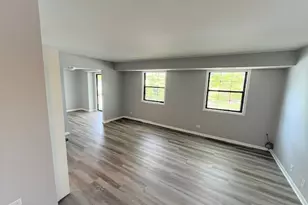 1486 W Jefferson Ave, Naperville, IL 60540 - Photo 2