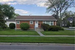 58 W Comfort St, Palatine, IL 60067 - Photo 1
