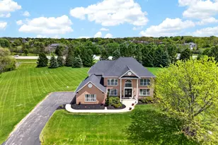 5N915 Baker Hill Ct, Saint Charles, IL 60175 - Photo 2