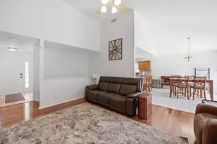 230 Wendy St, Sycamore, IL 60178 - Photo 10