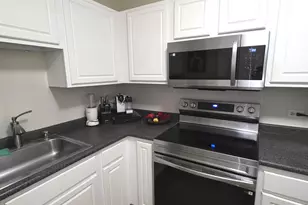 10 E Ontario St, Chicago, IL 60611 - Photo 12