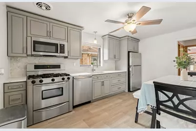 5742 S Rutherford Avenue, Chicago, IL 60638 - Photo 4