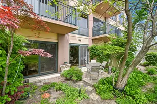807 Davis St, Evanston, IL 60201 - Photo 24