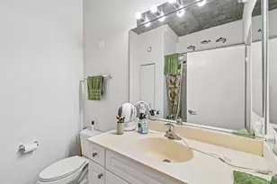 807 Davis St, Evanston, IL 60201 - Photo 12