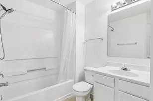 694 W Huron Hills Trail, Round Lake Heights, IL 60073 - Photo 24