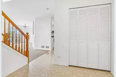 694 W Huron Hills Trail, Round Lake Heights, IL 60073 - Photo 10