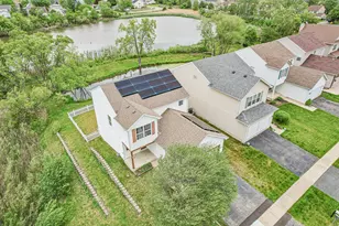 694 W Huron Hills Trail, Round Lake Heights, IL 60073 - Photo 1