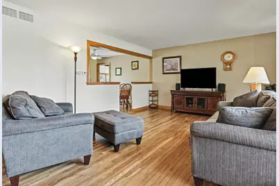 10S287 Alma Lane, Naperville, IL 60564 - Photo 2