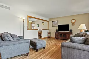 10S287 Alma Ln, Naperville, IL 60564 - Photo 2