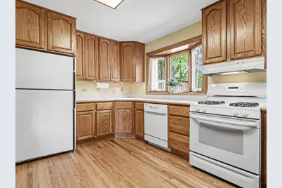 10S287 Alma Lane, Naperville, IL 60564 - Photo 8