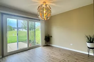 20 N Oltendorf Rd, Streamwood, IL 60107 - Photo 6