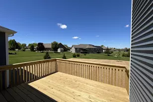 970 Meadow Ln, Marengo, IL 60152 - Photo 2