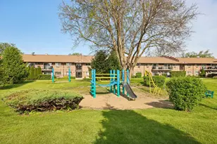 800 E Old Willow Rd, Prospect Heights, IL 60070 - Photo 20