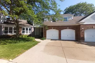 2544 Live Oak Ln, Buffalo Grove, IL 60089 - Photo 1