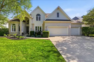811 W Thornwood Dr, South Elgin, IL 60177 - Photo 1