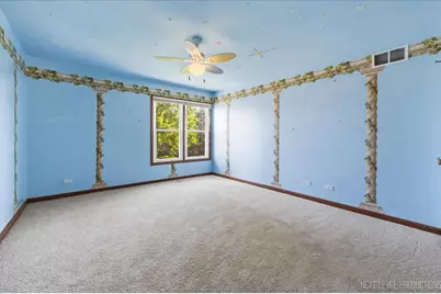 811 W Thornwood Drive, South Elgin, IL 60177 - Photo 20