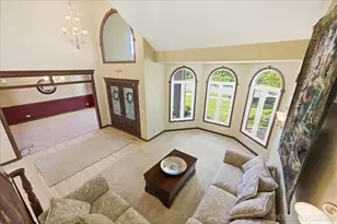 811 W Thornwood Dr, South Elgin, IL 60177 - Photo 12