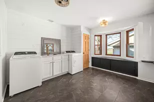 32462 White St, Kirkland, IL 60146 - Photo 28