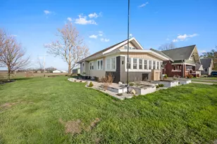 32462 White St, Kirkland, IL 60146 - Photo 38