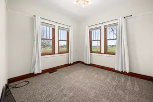 32462 White St, Kirkland, IL 60146 - Photo 12