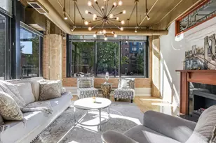 124 W Polk St, Chicago, IL 60605 - Photo 2