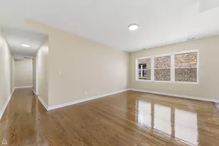 7741 S Phillips Ave, Chicago, IL 60649 - Photo 10